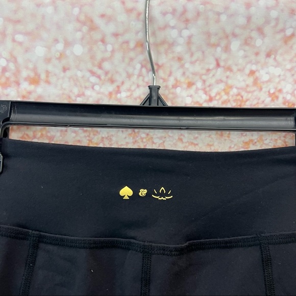 🦄SOLD🦄 Beyond Yoga x Kate Spade Back Bow 7/8 Yoga Leggings - Picture 6 of 12
